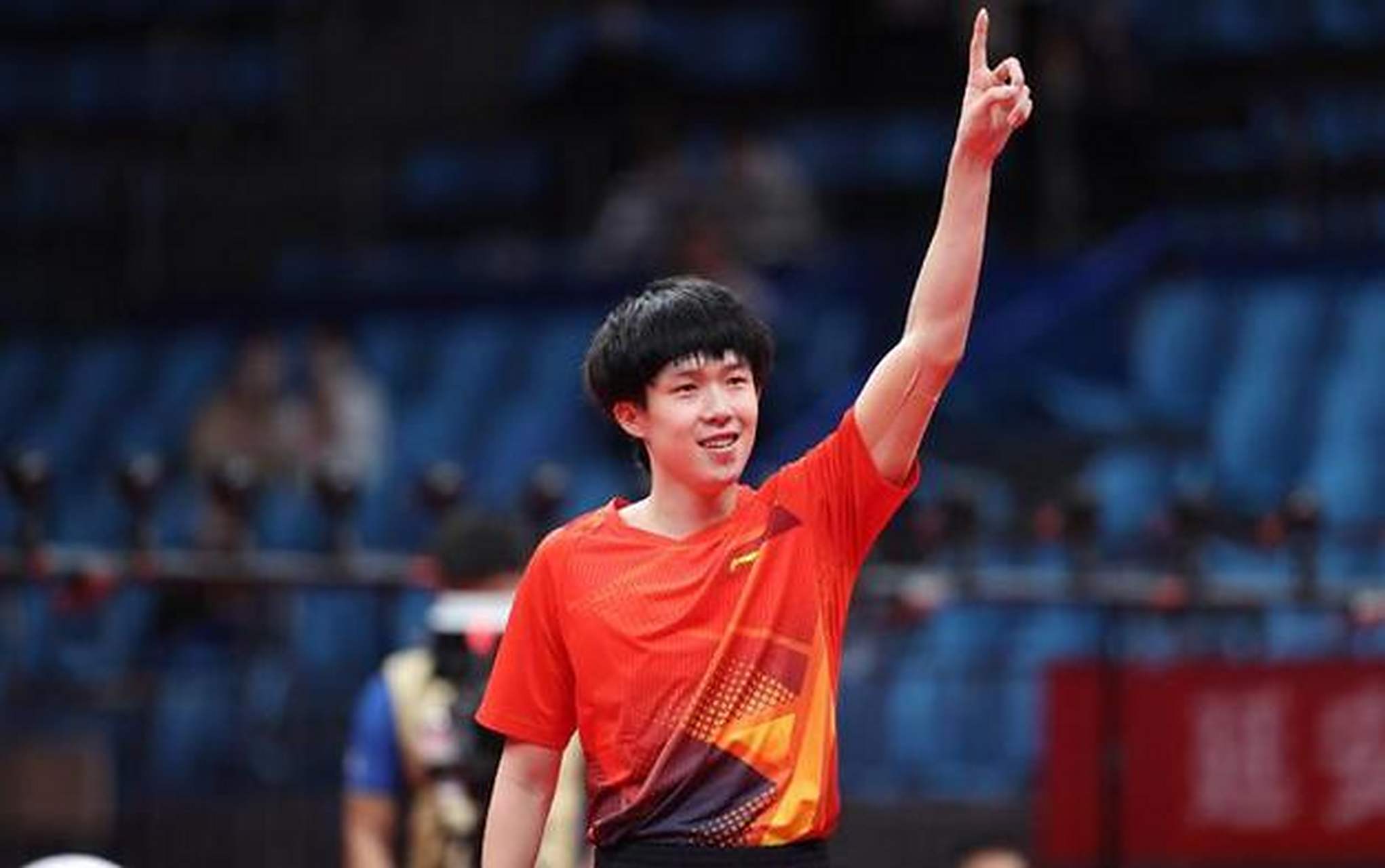 北京时间10月20日3：00，西甲第10轮，凭借姆巴佩的世界波和维尼修斯的破门，皇马客场2-1力克塞尔塔，收获两连胜，先赛一场积分追平榜首的巴萨.