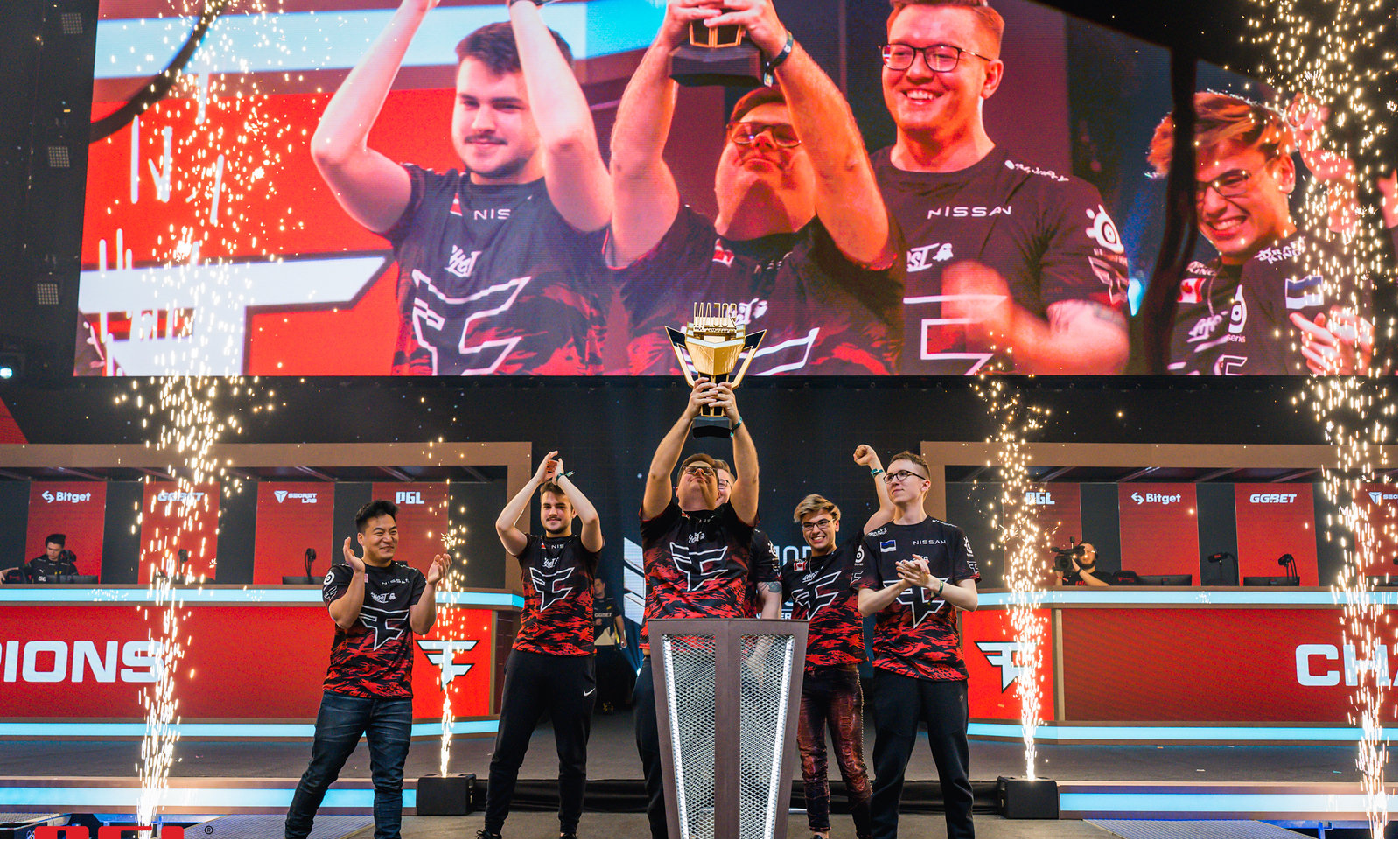 早前检测呈阳四泳将 至少两人转阴