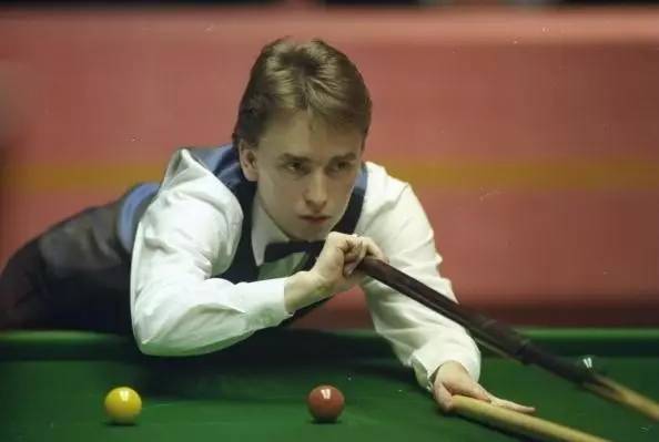 马卡：孔德希望与巴萨续约，目前双方谈判仍处于初期阶段.