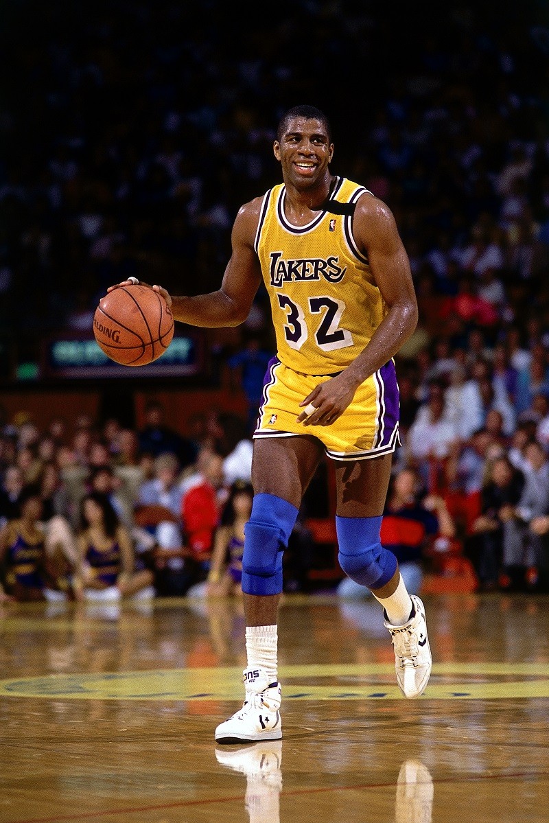 法甲官推晒海报祝福梅西：祝传奇生日快乐！